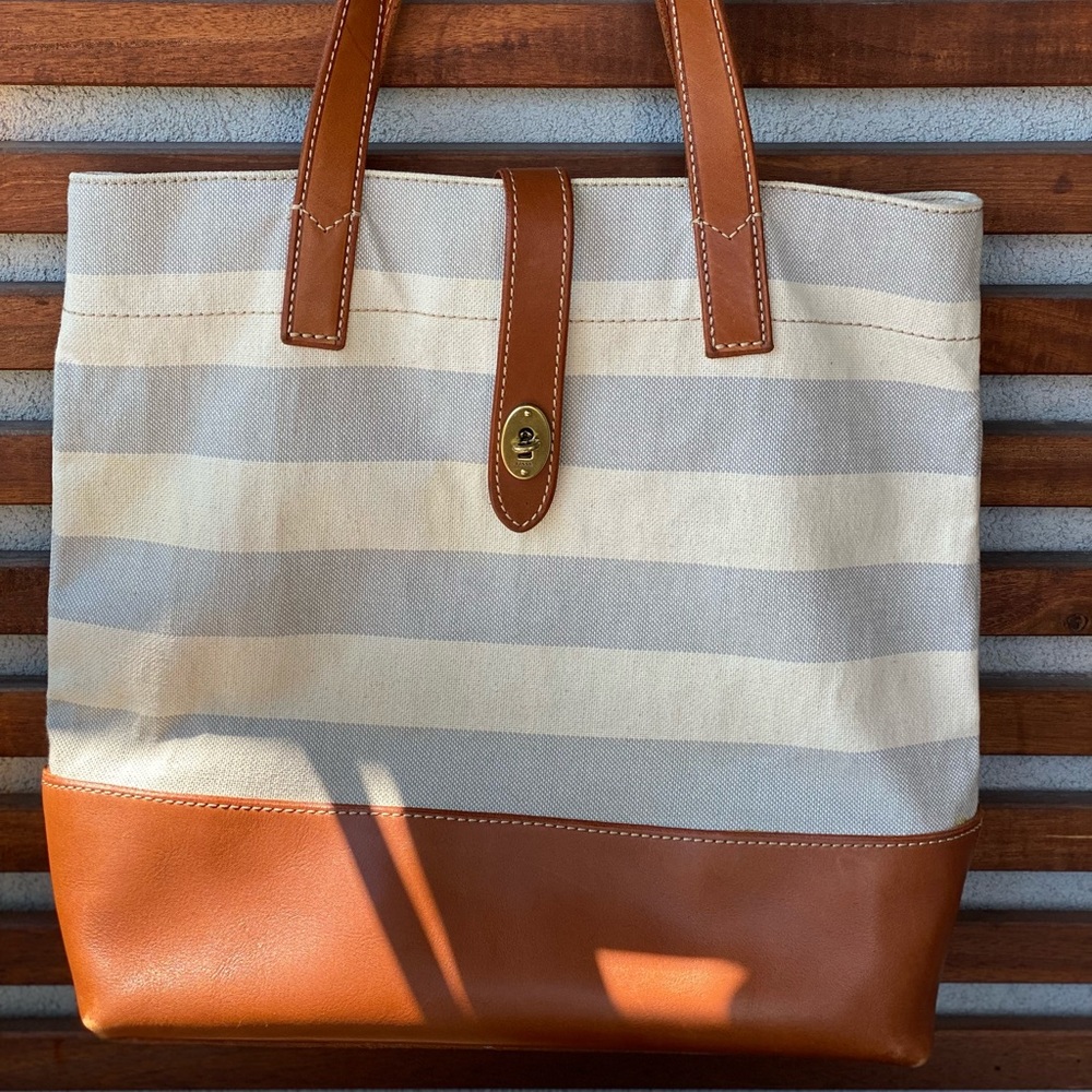 Fossil Tote